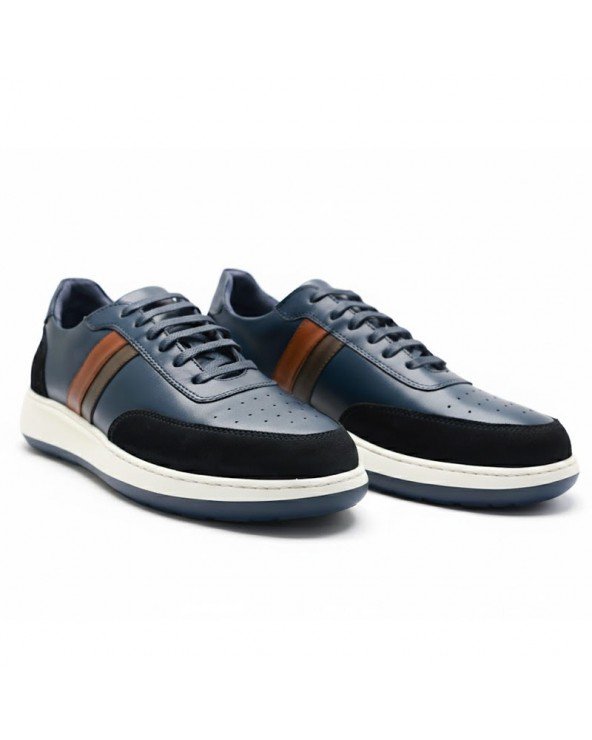 BASKETS À LACETS EN CUIR – BLEU