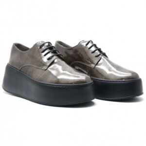 CHAUSSURES EN CUIR - GRIS
