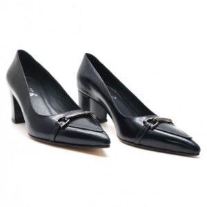 CHAUSSURES EN CUIR - NOIR