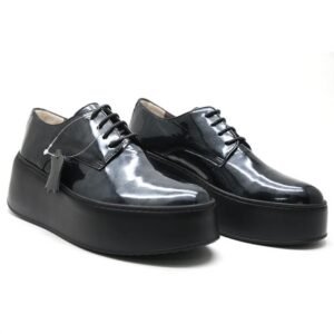 CHAUSSURES EN CUIR - NOIR