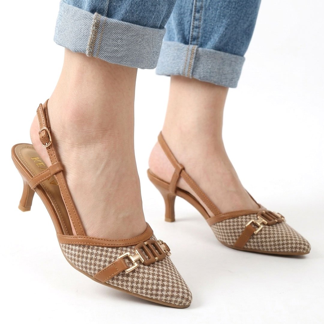 ESCARPINS CHIC – CAMEL