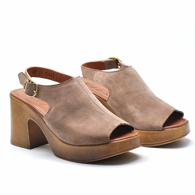 SANDALE À TALON EN CUIR – KAKI